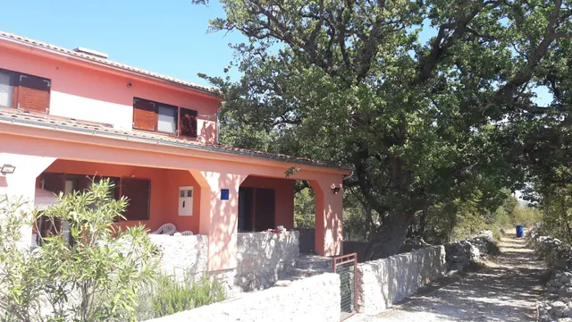 Studio Apartman Hrast