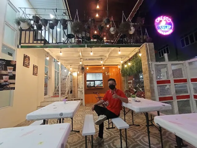 CRESTO (Cafe & Resto)
