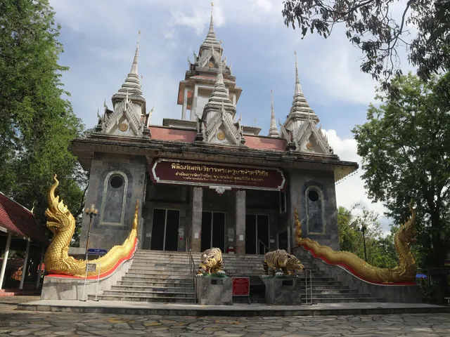 Khruba Si Wichai Museum