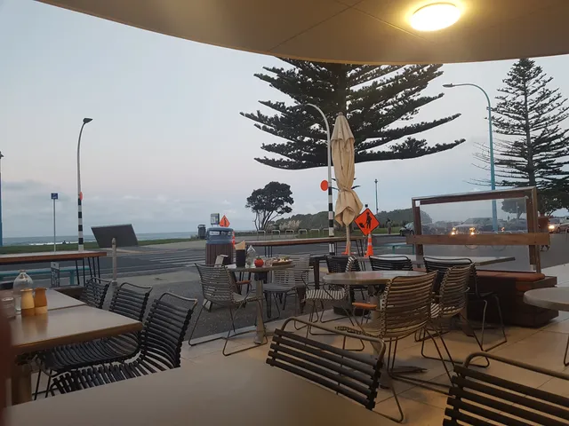 Pronto Burgers / Movenpick Ice Cream