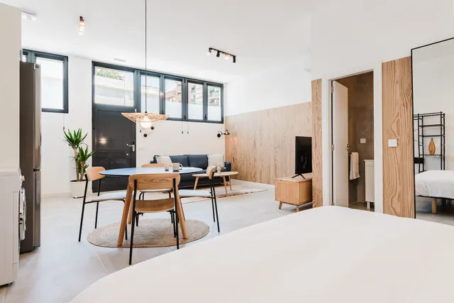 Valencia Aparments by Olala Homes