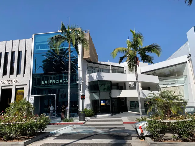 Anderton Court Shops - Frank Lloyd Wright