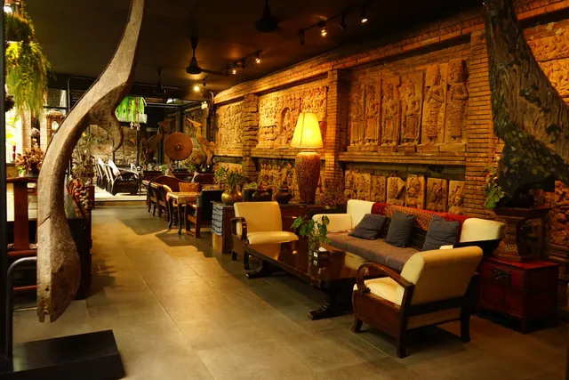 The FACES Gallery & Gastro Bar