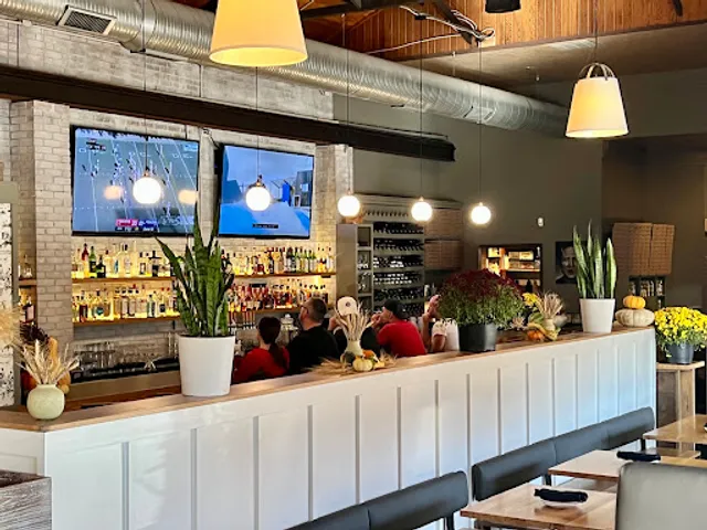 Harvest Bar + Kitchen - Brewery District