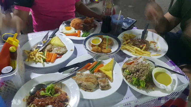 ร้านสเต็กลุงหนวด