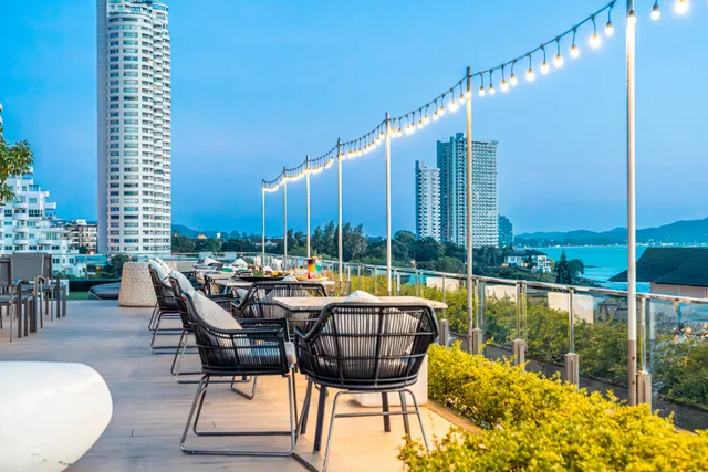 Sky Vibe Rooftop Bar