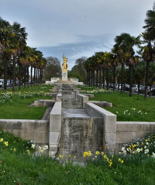 Fontaine de la Porte Dorée