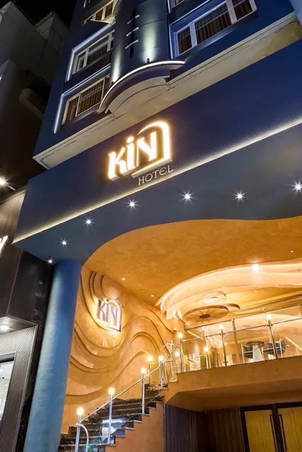 Kin Hotel Ly Tu Trong