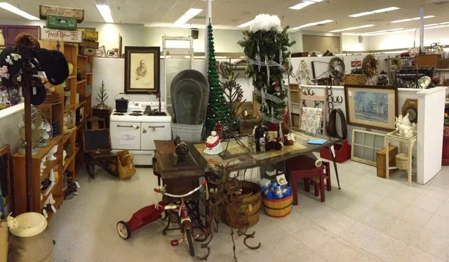 Noland View Shopping Center