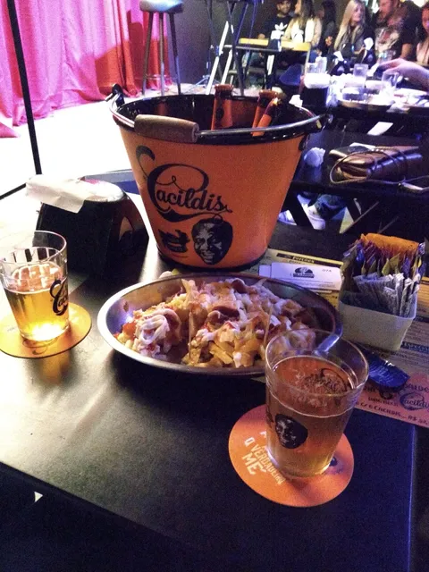 Hillarius Comedy Bar