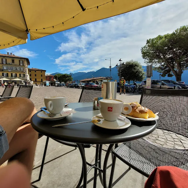 L'ARLECCHINO - aperitivo, panini, insalate, gelateria