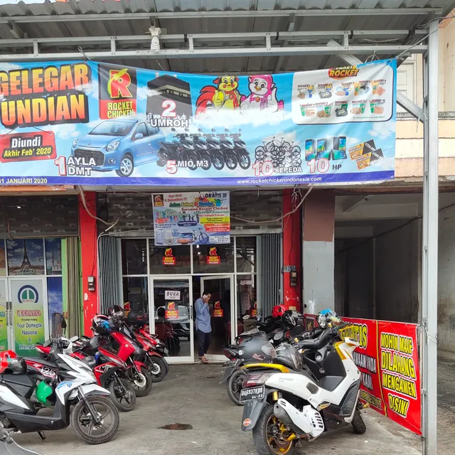 ROCKET CHICKEN kampung Melayu