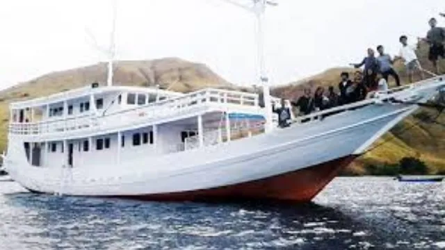 Boat Trip To Komodo