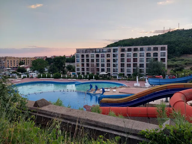 GT Villa Astoria Apartments