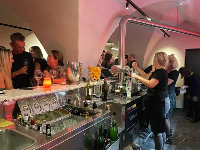 Barolo Coffee & Wine