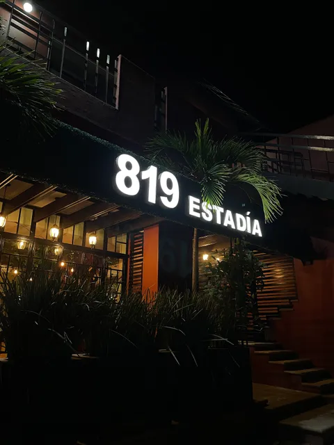 819 Estadia