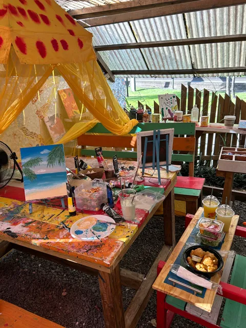 Karibean Fresh Food and art (service continue)