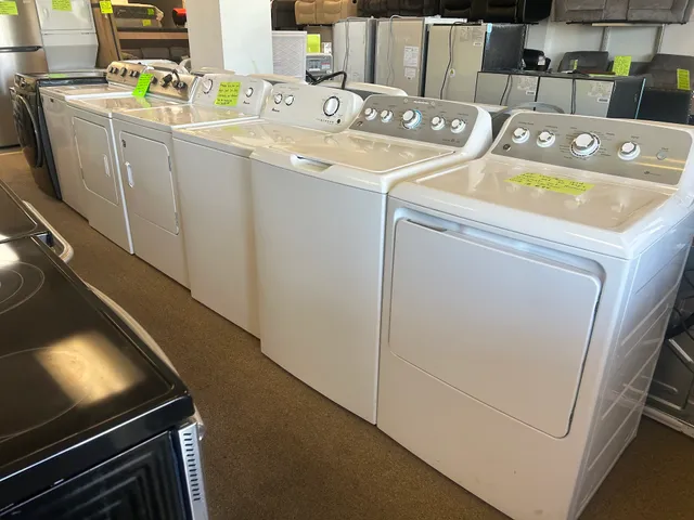 Gizmo’s Flea Market Marion