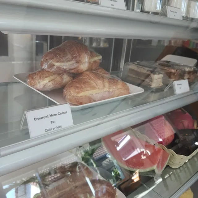 Ying's cafe (new location)