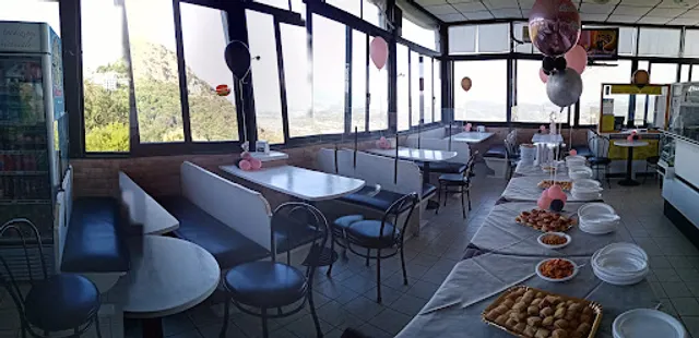 Bar Blue Moon Cafe',Paparcurio Aldo