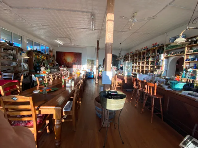 Henry Jones Winery & Cafe