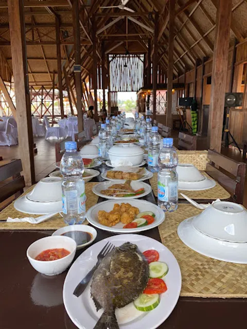 Dapoer Maritim Cafe & Resto