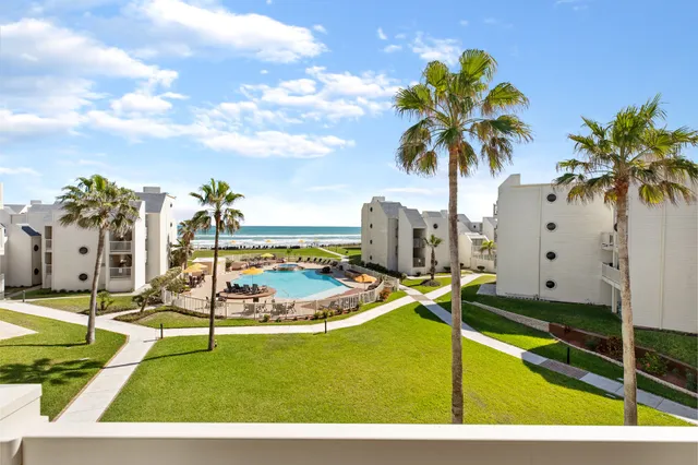 La Isla Vacation Rentals