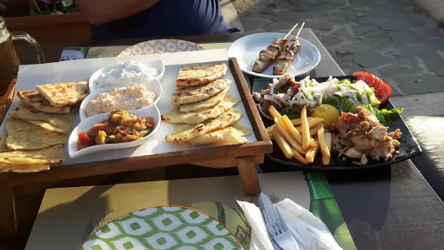 Yiannis Grill House Kremasti