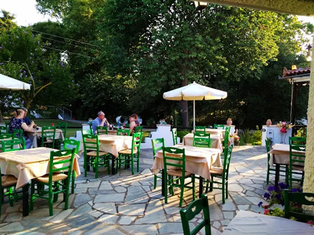 Green Meadow traditional taverna Skiathos-troulos