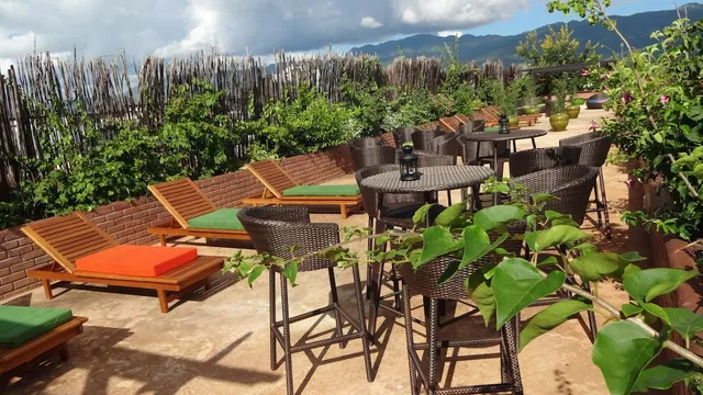 Thanakha Inle Hotel