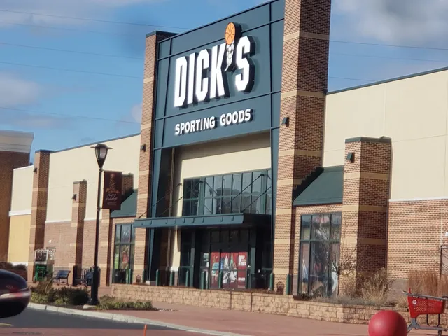 DICK'S Sporting Goods
