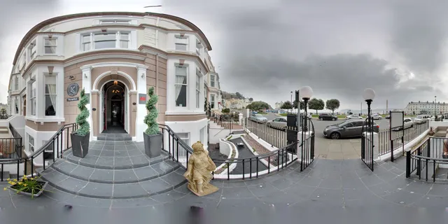 Lauriston Court Hotel