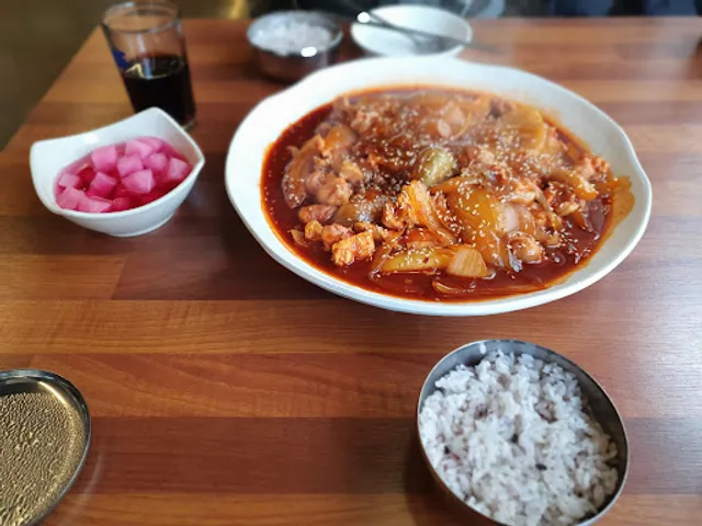 동궁찜닭 범어점
