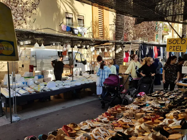 Trinitat Nova Jumble sale