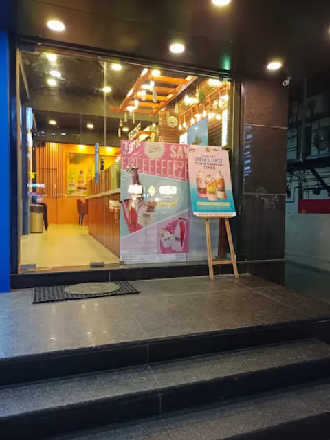 Frozen Bottle - Milkshakes, Desserts, and Ice Cream