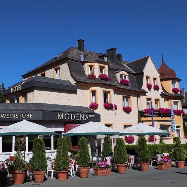 Hotel Modena... direkt an der Therme !!