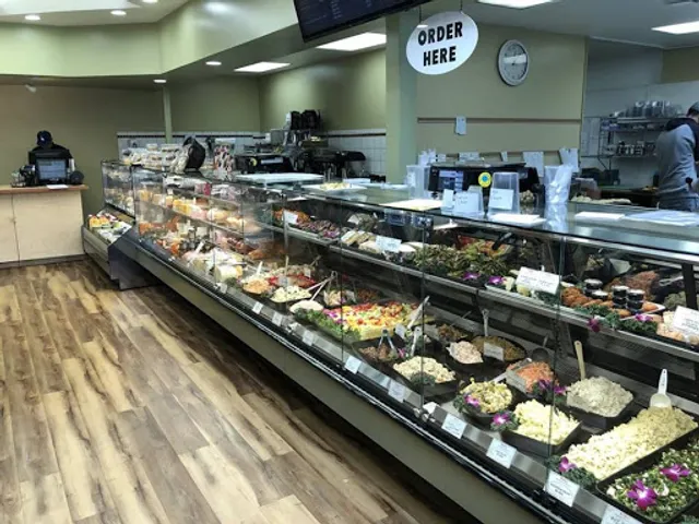 Wolfe's Market Kitchen and Deli