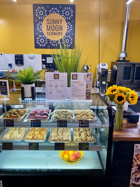 Sunny Moon Sconery