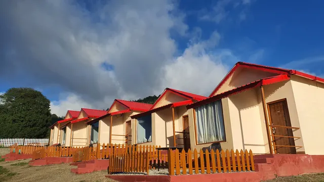 Himaaksh cottages