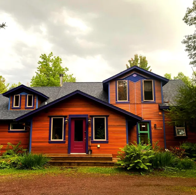 Loon Lake Guesthouse