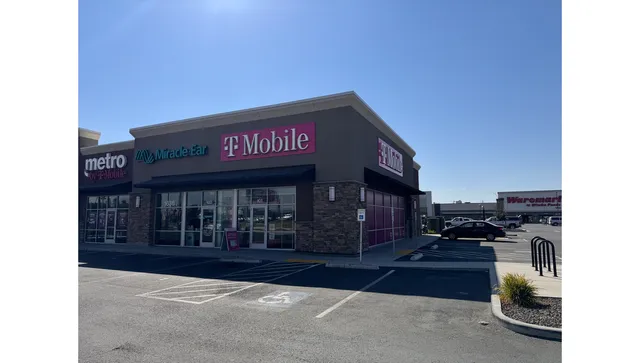 T-Mobile Authorized Retailer