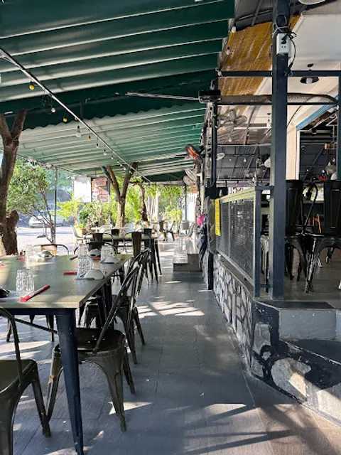 NHÀ HÀNG ẨM THỰC THỐ