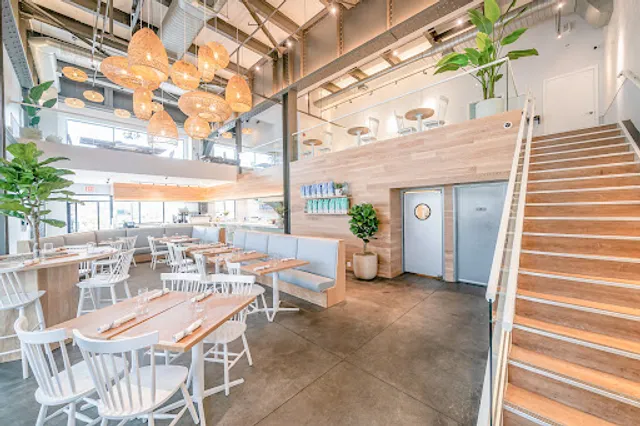 Bluestone Lane Chelsea Piers Café