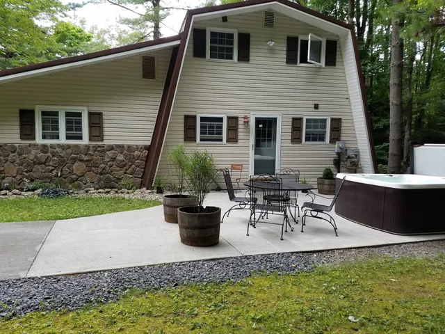 Dock Holiday Cottage