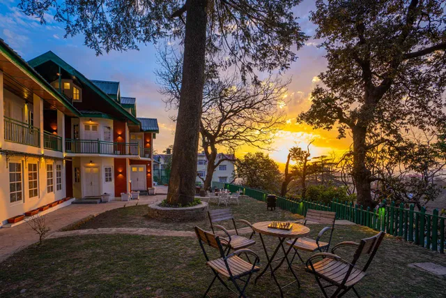 StayVista at Nau Nabh Cottage in Shimla | 8 BHK Premium Villa