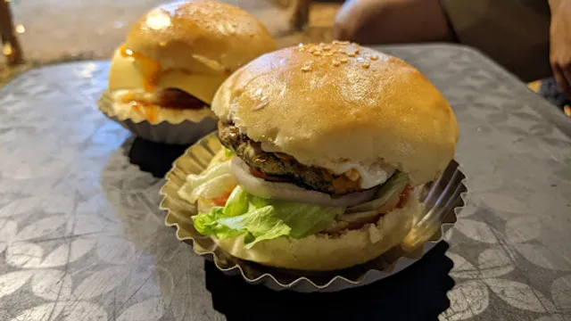 Juicy Burgers Goa