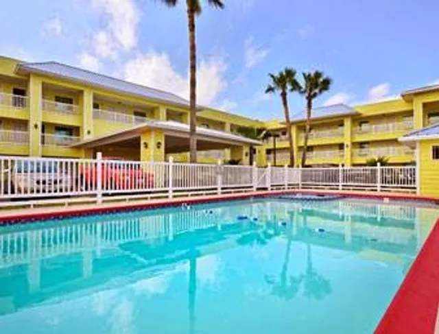 Howard Johnson by Wyndham Corpus Christi