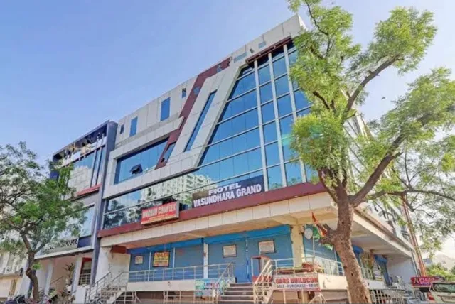 HOTEL VASUNDHARA GRAND