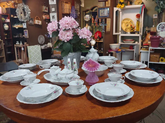 Grand Staff Thrift Boutique