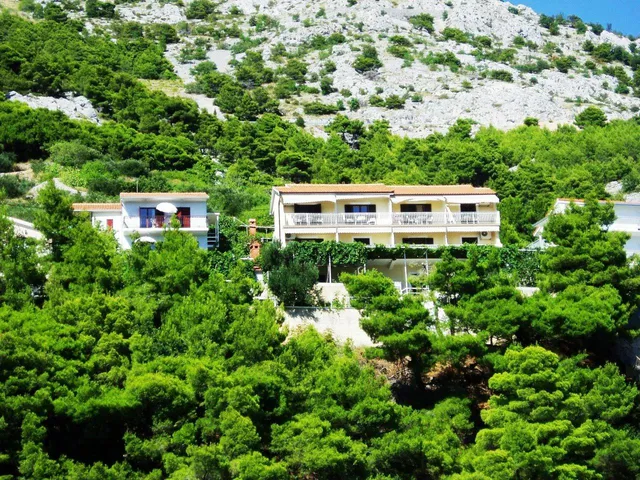 Apartments Đerek Pisak